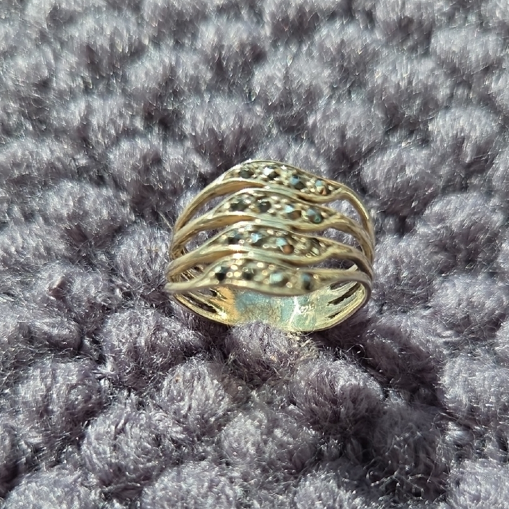 Elegant Silver Wave Ring